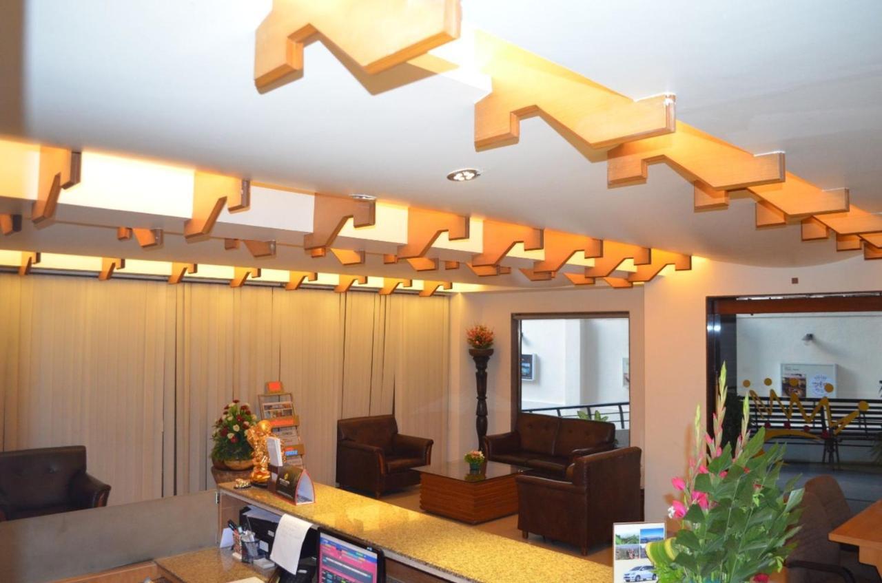 Hotel Deccan Royaale, Shivajinagar Пуна Экстерьер фото