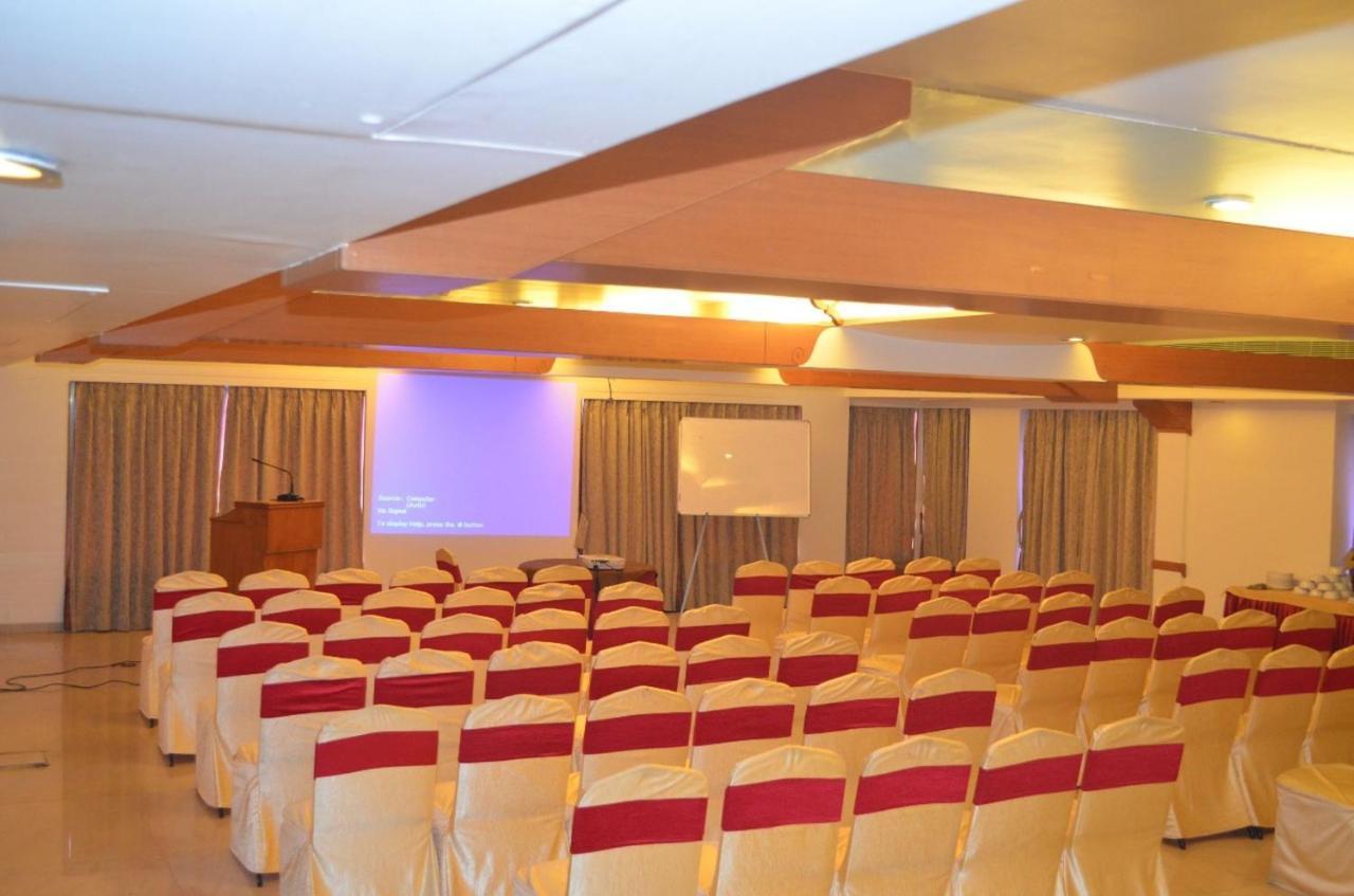 Hotel Deccan Royaale, Shivajinagar Пуна Экстерьер фото