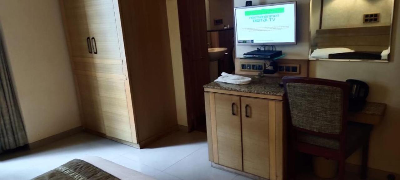 Hotel Deccan Royaale, Shivajinagar Пуна Экстерьер фото