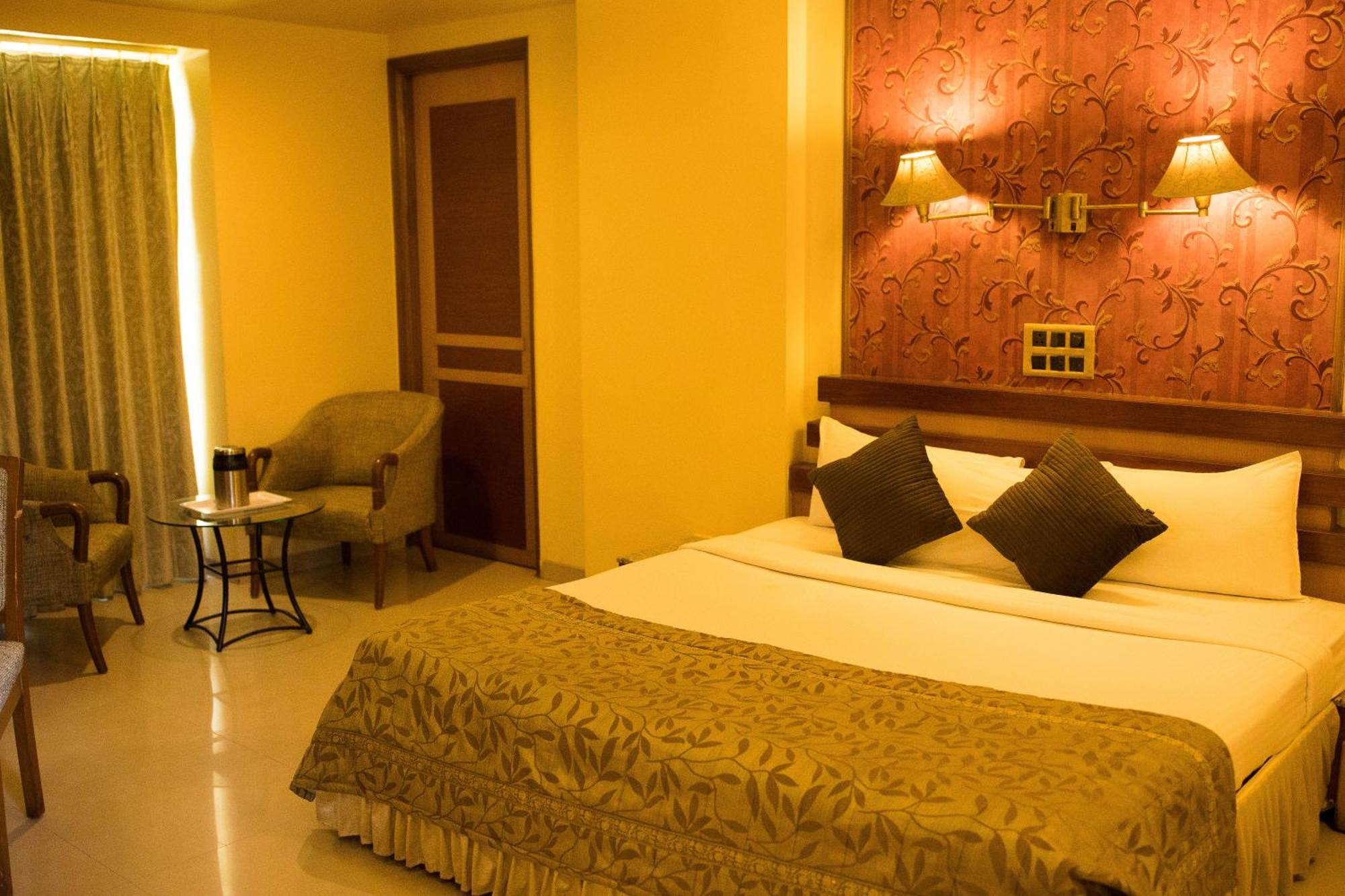 Hotel Deccan Royaale, Shivajinagar Пуна Экстерьер фото