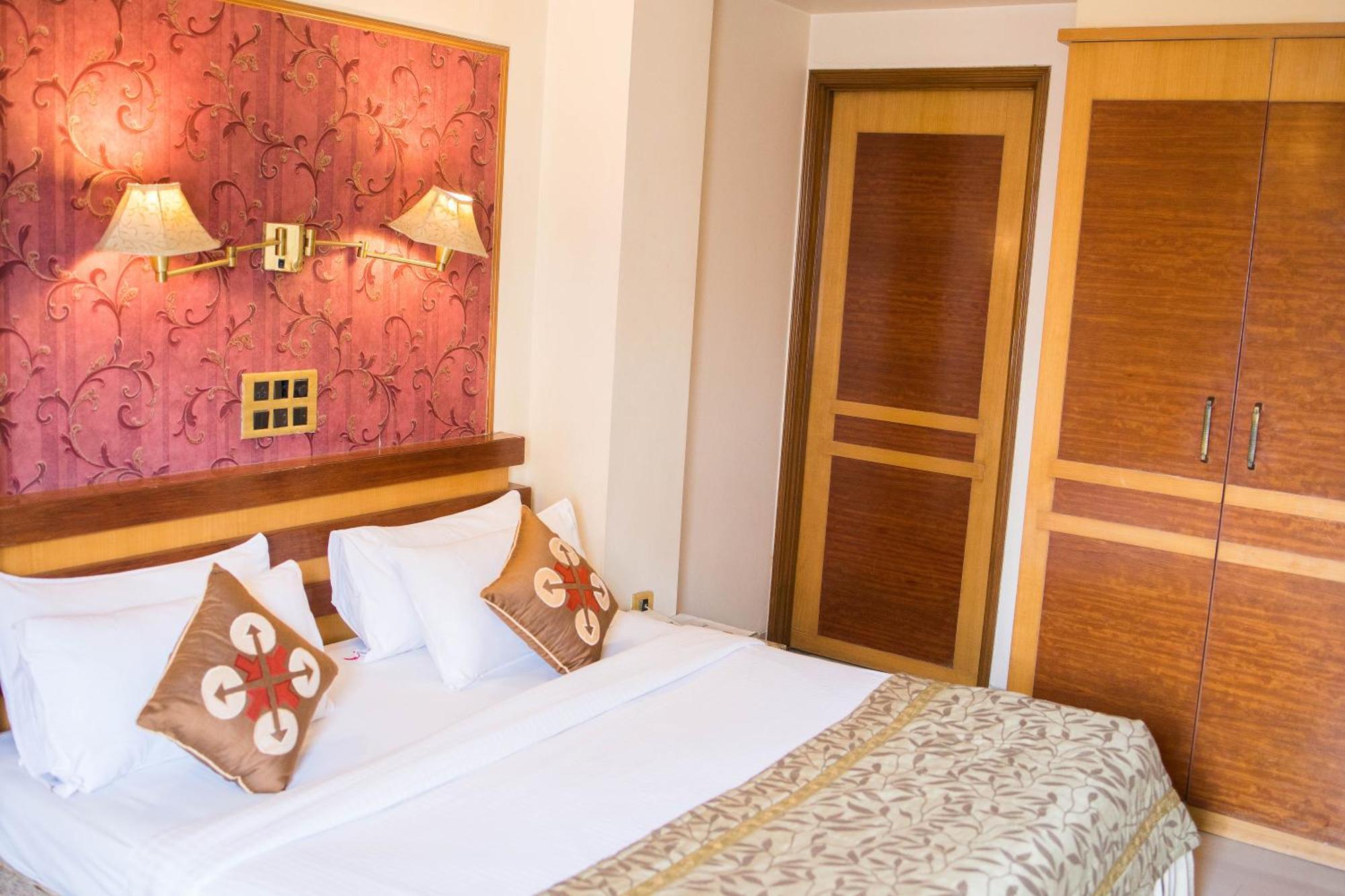 Hotel Deccan Royaale, Shivajinagar Пуна Экстерьер фото