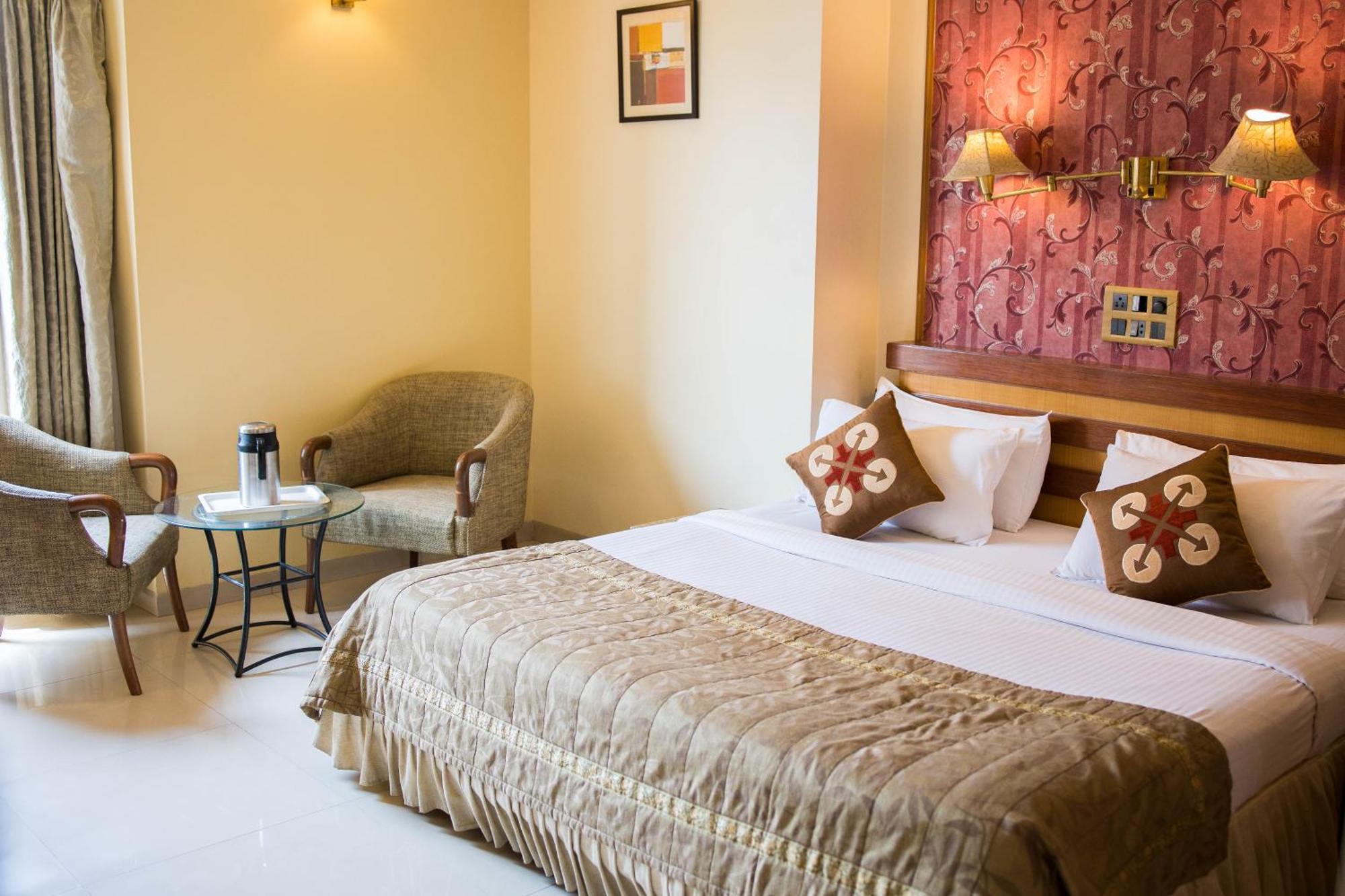 Hotel Deccan Royaale, Shivajinagar Пуна Экстерьер фото
