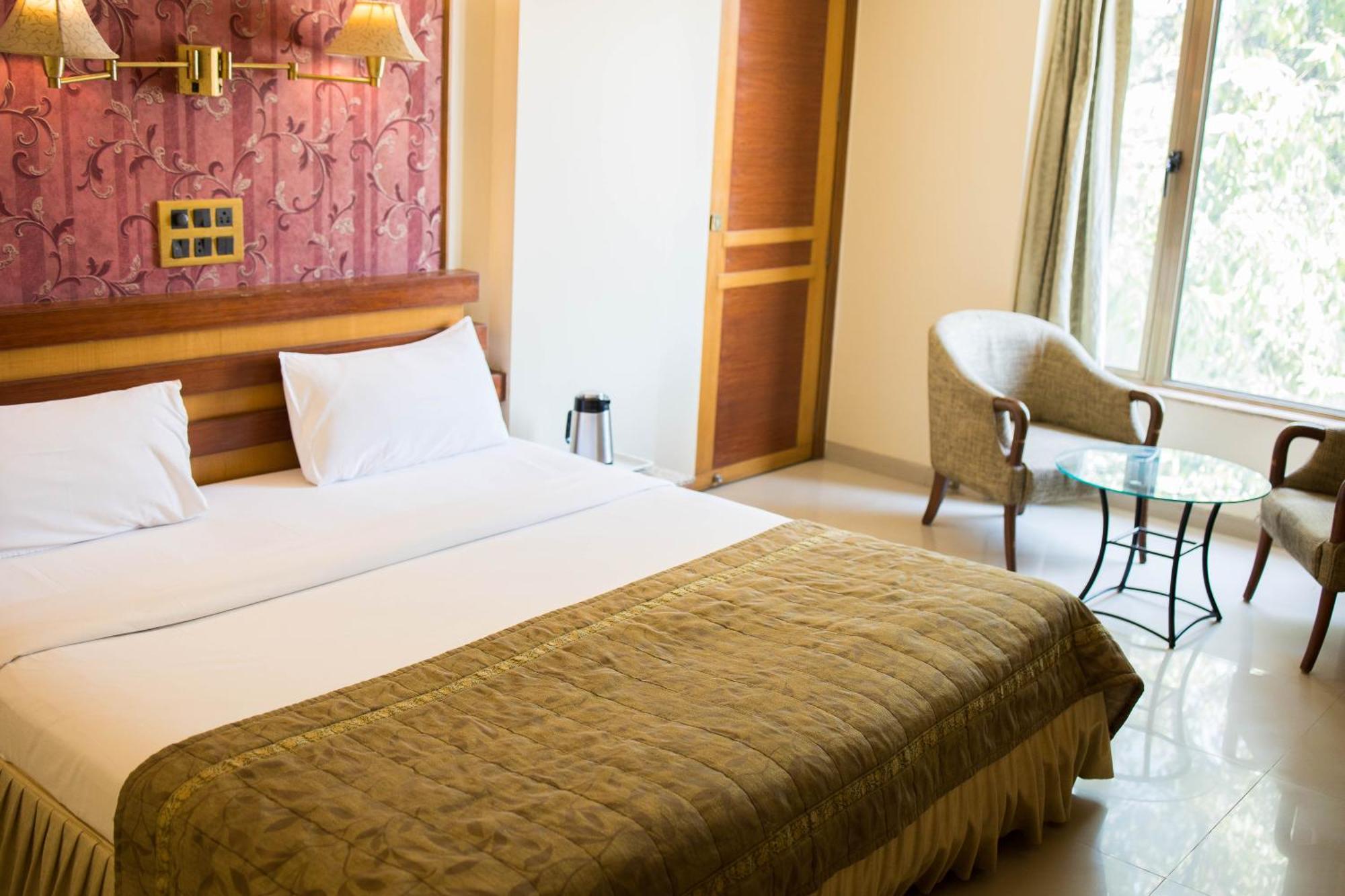 Hotel Deccan Royaale, Shivajinagar Пуна Экстерьер фото